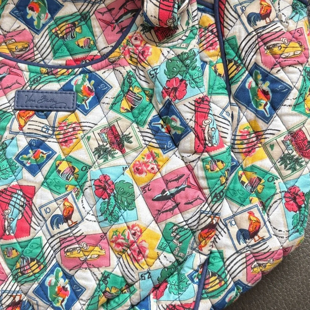 Vera Bradley Glenna bag in Cuban stamps - Picture 3 of 7